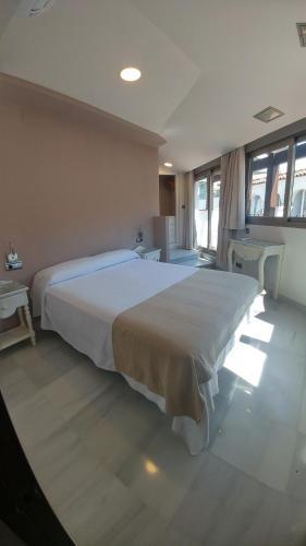 Apartamentos Torre De La Mezquita Córdoba Eksteriør bilde